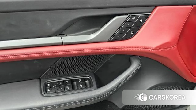 Porsche Taycan id 4880113 из Кореи 10