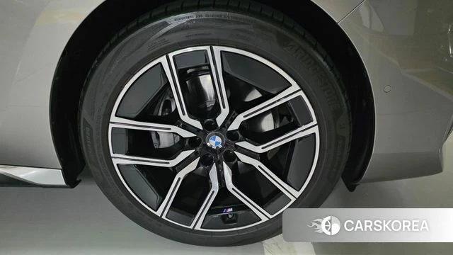 BMW 7 Series (G70) id 3825664 из Кореи 10