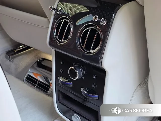 Rolls-Royce Cullinan id 3658831 из Кореи 10