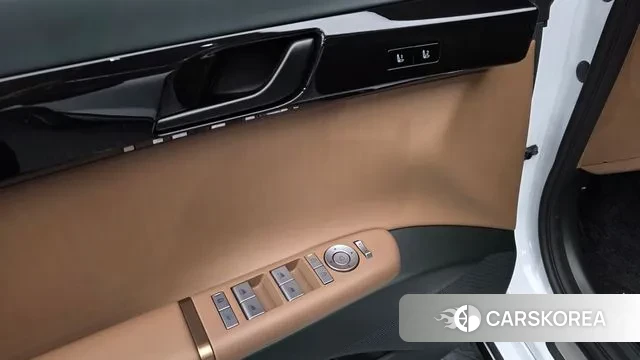 Hyundai Grandeur (GN7) id 3523914 из Кореи 10