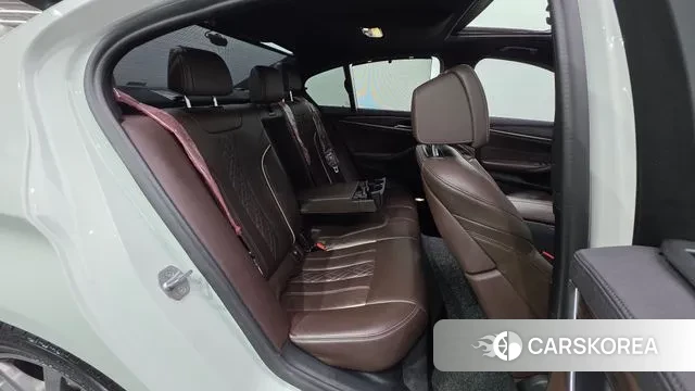 BMW 5 Series (G30) id 3514588 из Кореи 10