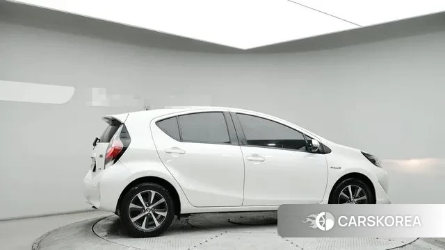 Toyota Prius C id 3742640 из Кореи 10