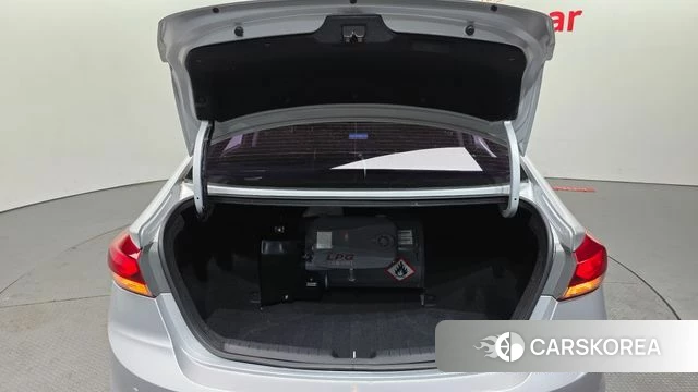 Hyundai Avante AD id 3905716 из Кореи 10