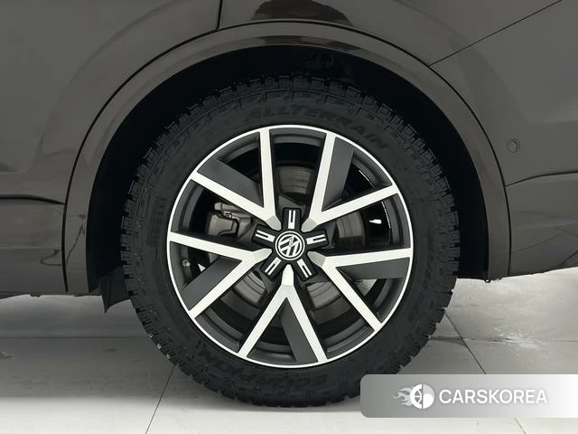 Volkswagen Touareg id 3890029 из Китая 10