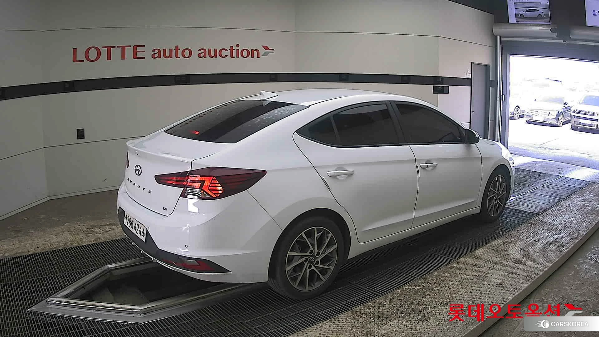 Hyundai Avante id 3881984 из Кореи 10