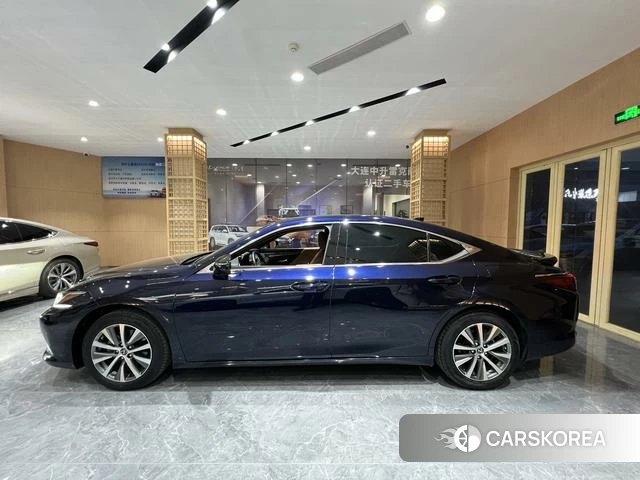 Lexus ES id 4262310 из Китая 10