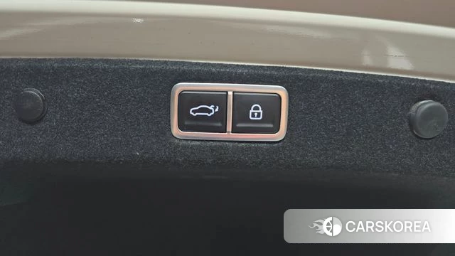 Hyundai Grandeur (GN7) id 4630905 из Кореи 10