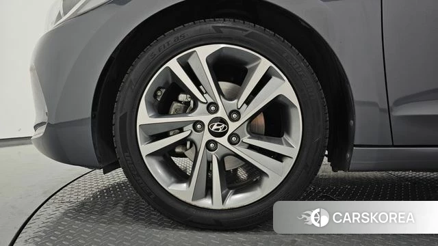 Hyundai Avante AD id 4582103 из Кореи 10