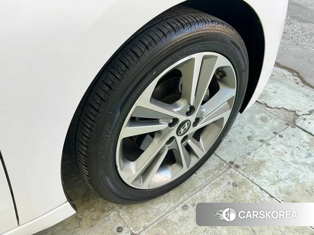 Hyundai Avante AD id 4944426 из Кореи 10