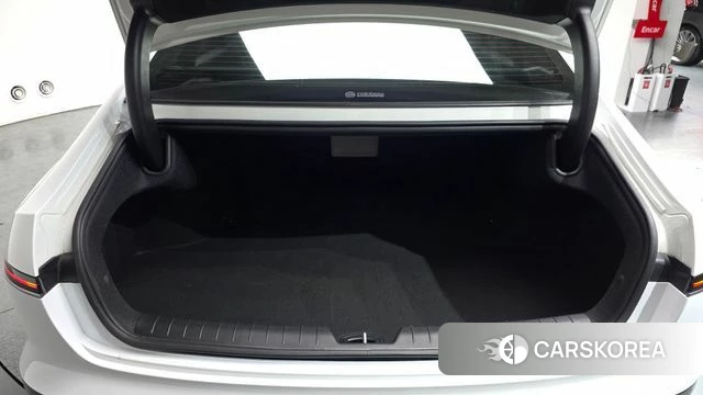 Hyundai Grandeur (GN7) id 3805275 из Кореи 10