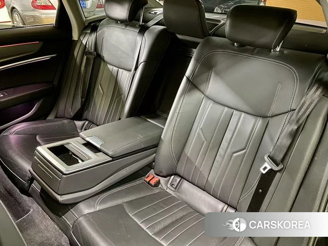 Audi A6L id 4297624 из Китая 10
