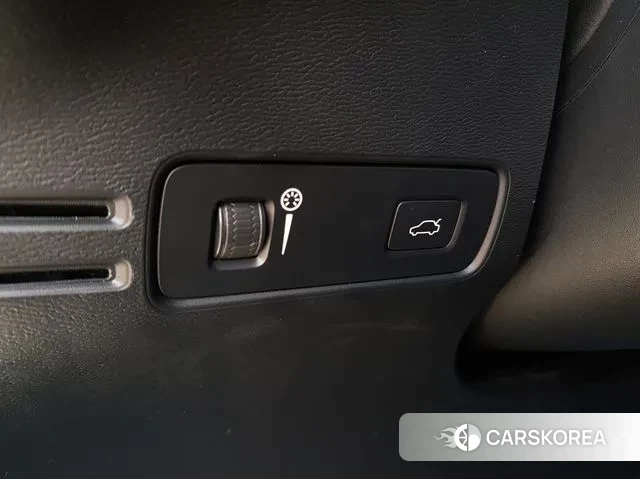 Volvo C40 Richards id 3735200 из Кореи 10