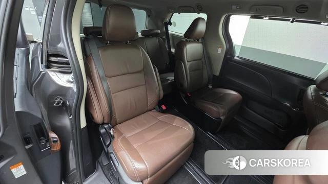 Toyota Sienna id 3873910 из Кореи 10