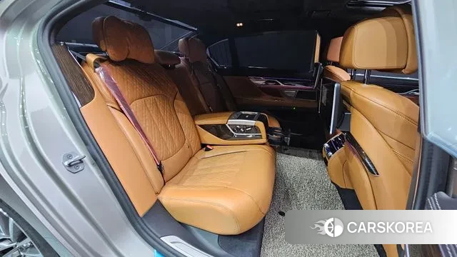 BMW 7 Series (G11) id 3219684 из Кореи 10