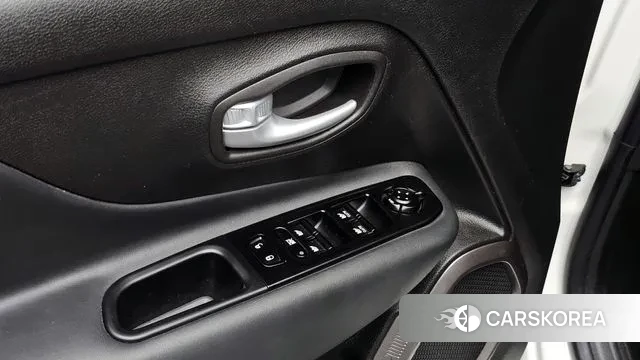 Jeep Renegade id 3512429 из Кореи 10