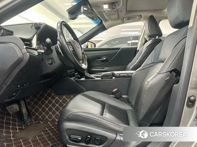 Lexus ES id 4279273 из Китая 10
