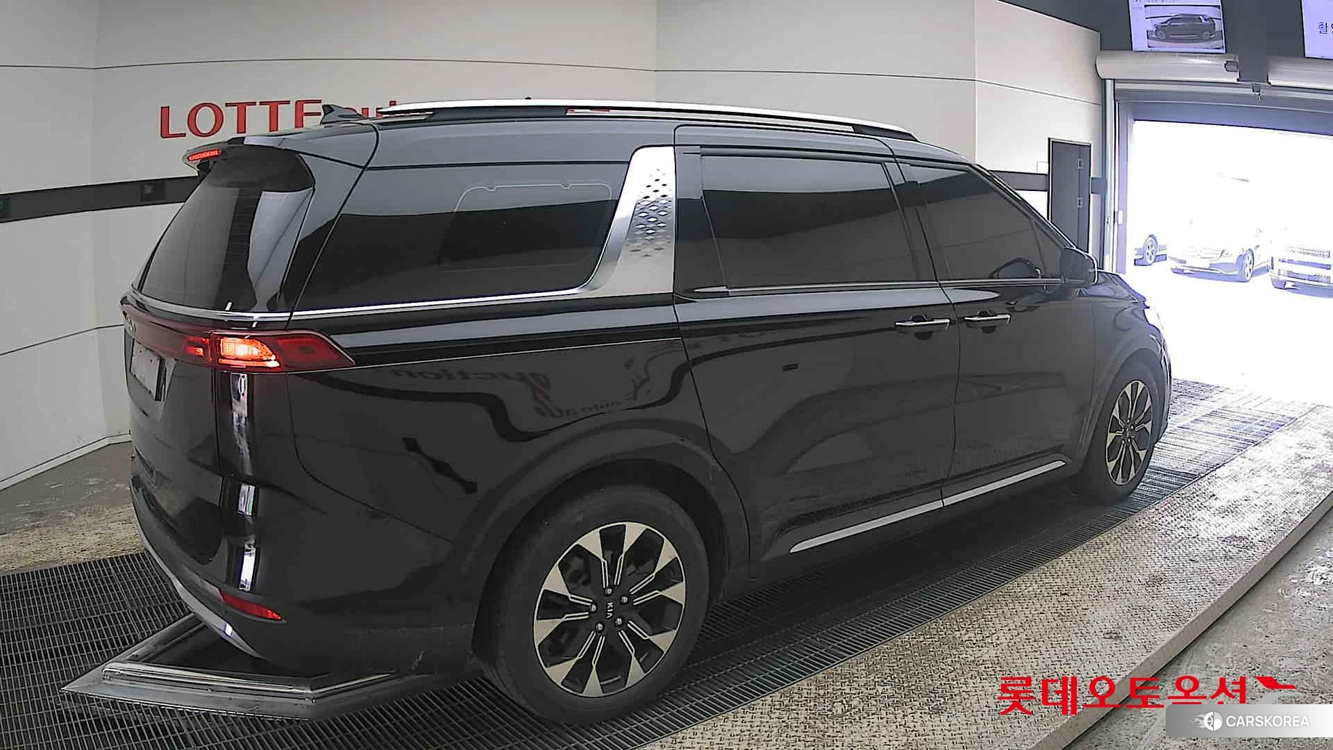 Kia Carnival id 3888374 из Кореи 10