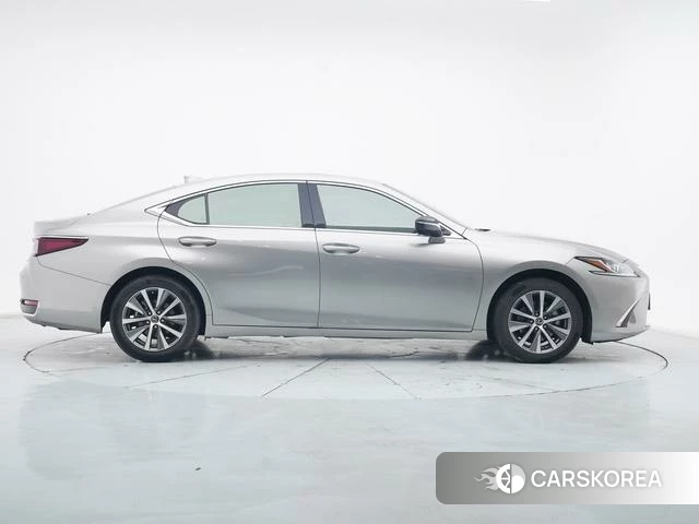 Lexus ES id 4274714 из Китая 10