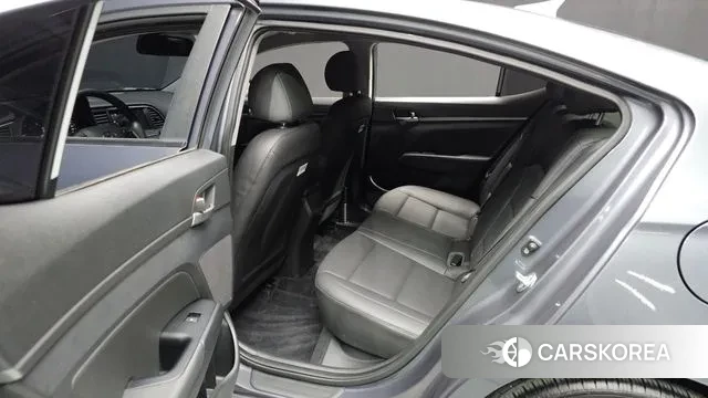 Hyundai Avante AD id 3599132 из Кореи 10