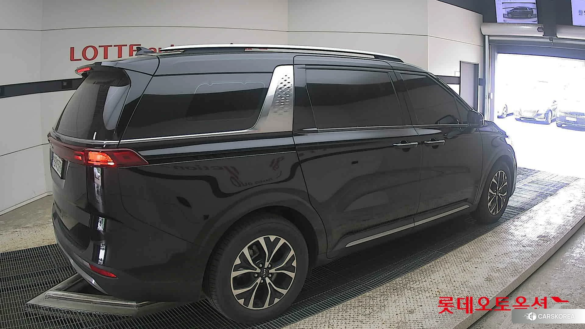 Kia Carnival id 4289587 из Кореи 10