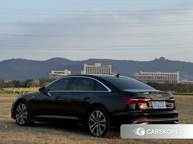 Audi A6L id 4241680 из Китая 10