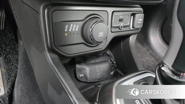 Jeep Renegade id 3736017 из Кореи 10