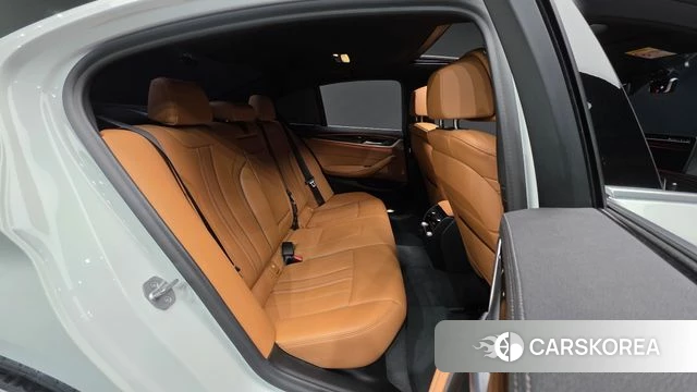 BMW 5 Series (G30) id 3923904 из Кореи 10