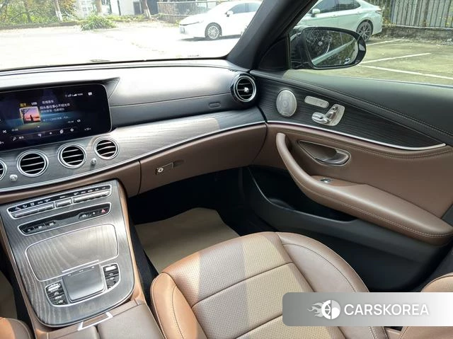 Mercedes-Benz E-class id 4277124 из Китая 10