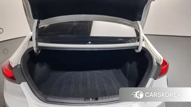 Hyundai Avante AD id 3773029 из Кореи 10