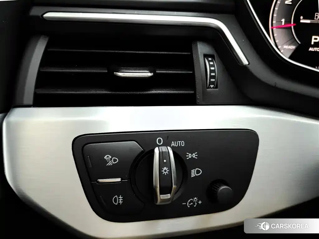 Audi A4L id 4622368 из Китая 10
