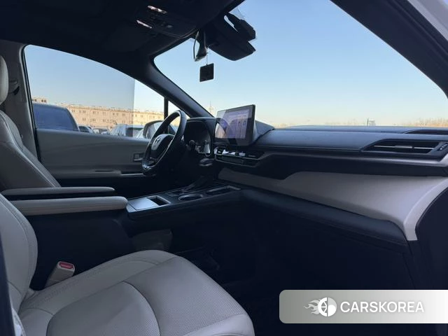Toyota Saina id 4276007 из Китая 10