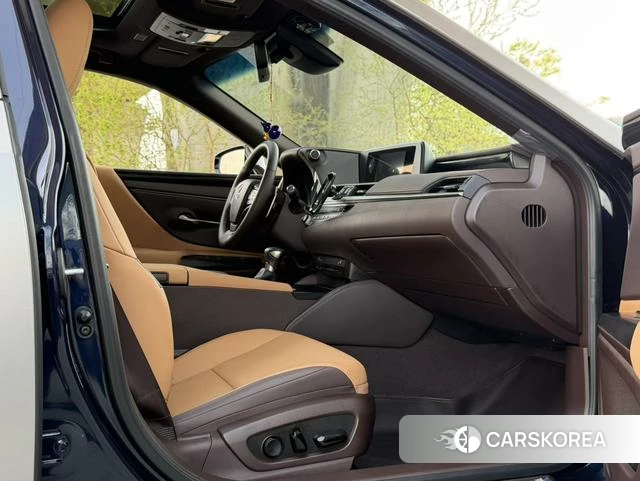 Lexus ES id 4279098 из Китая 10