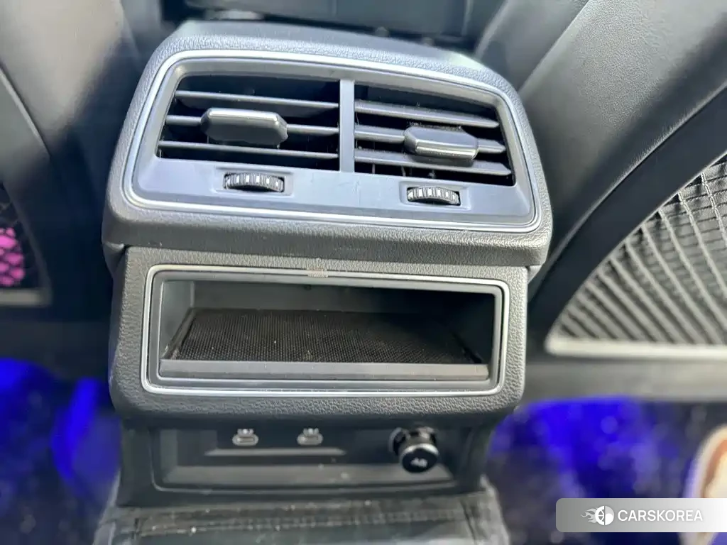 Audi A6L id 4622372 из Китая 10