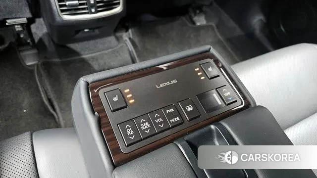 Lexus New ES300h id 3375293 из Кореи 10