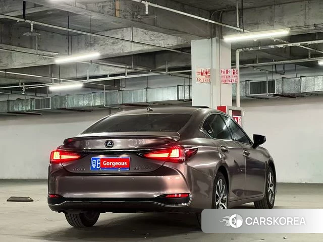 Lexus ES id 4298192 из Китая 10