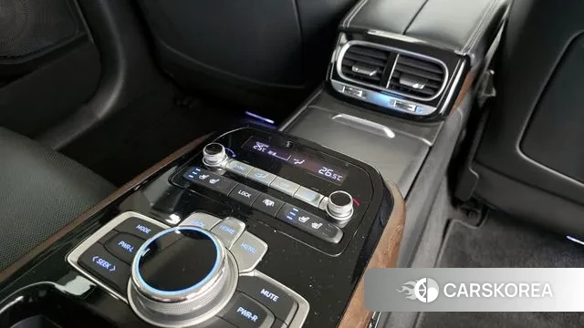 Genesis G90 id 3139598 из Кореи 10