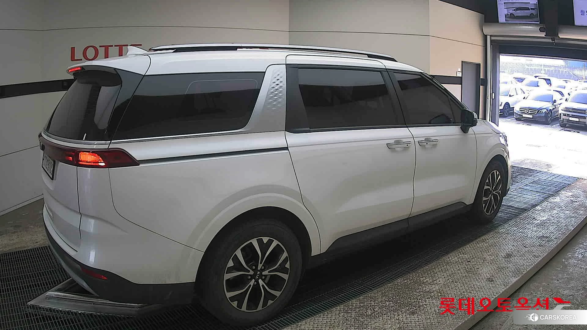 Kia Carnival id 3882166 из Кореи 10