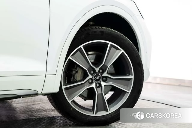 Audi Q5L id 4261963 из Китая 10