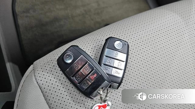 Kia The New Carnival id 4551452 из Кореи 10