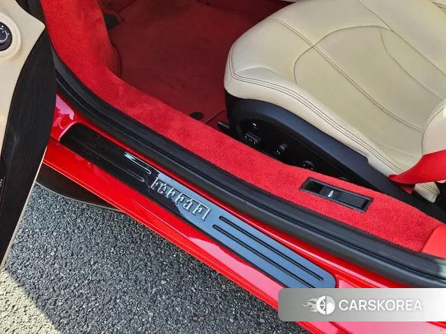 Ferrari F8 Spider id 3697507 из Кореи 10