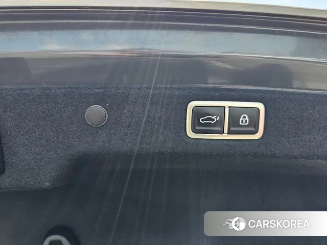 Hyundai Grandeur Hybrid (GN7) id 2900223 из Кореи 10