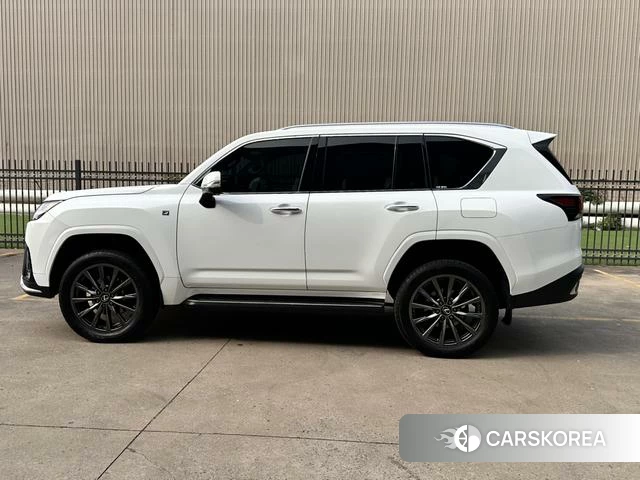 Lexus LX id 4273584 из Китая 10