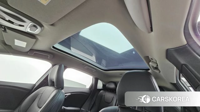 Volvo V40 Cross-Country id 3845415 из Кореи 10