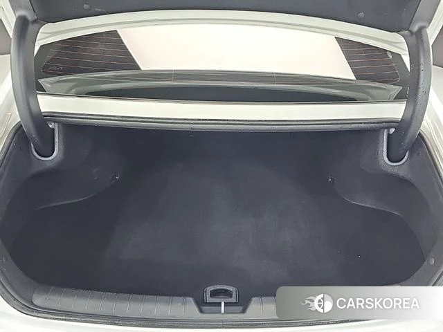 Hyundai Grandeur (GN7) id 3856450 из Кореи 10