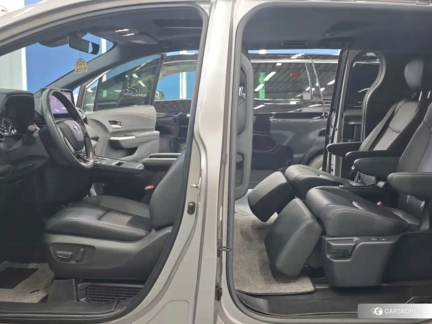Toyota Sienna id 4617095 из Китая 10