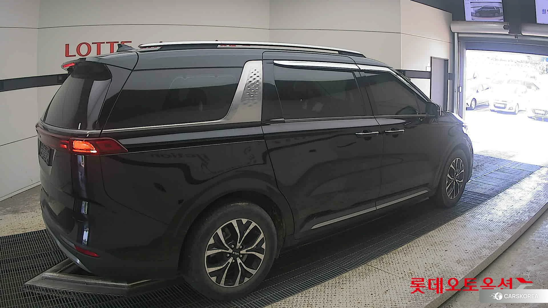 Kia Carnival id 4902344 из Кореи 10