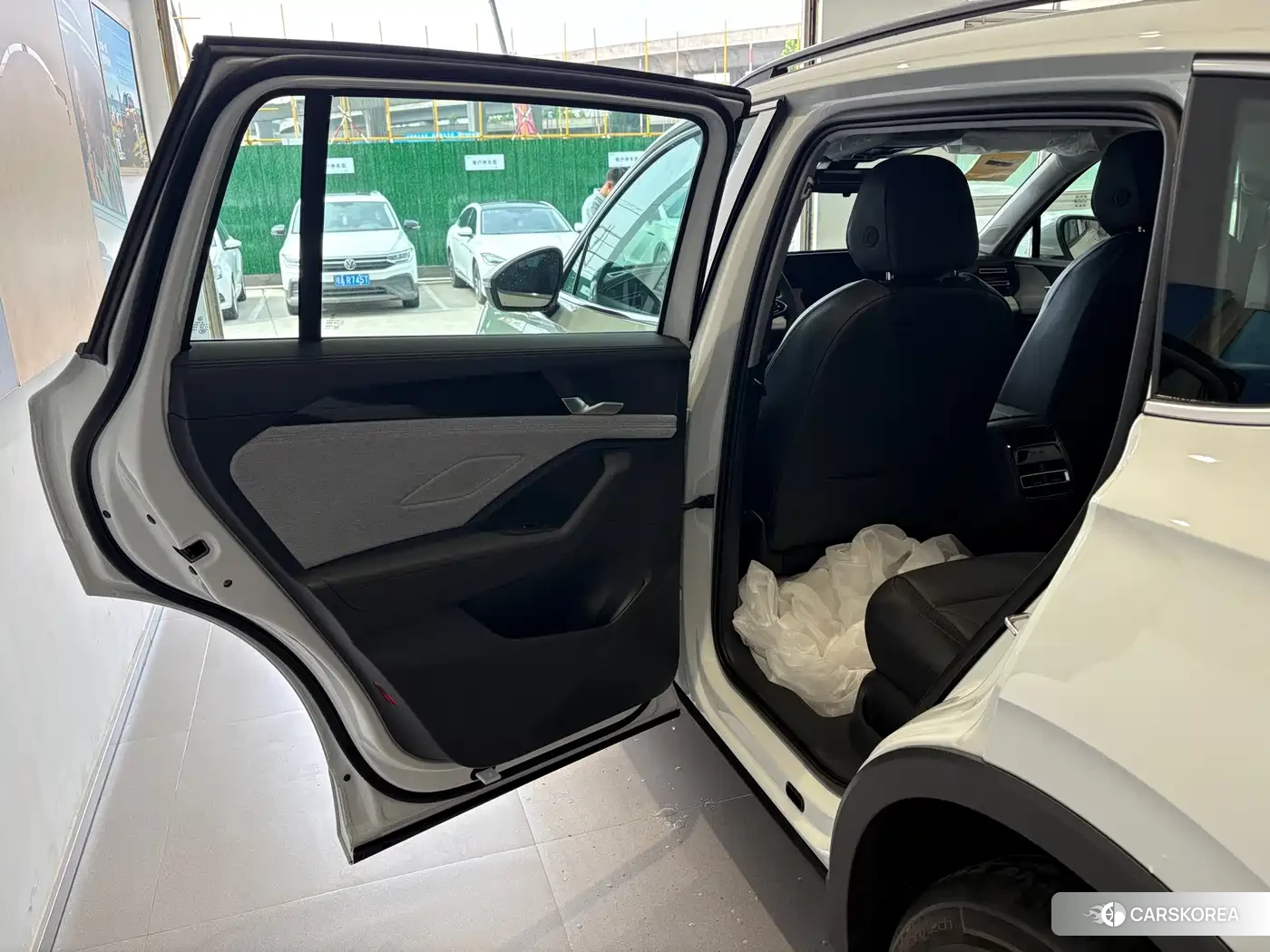 Volkswagen Tiguan L id 4600610 из Китая 10