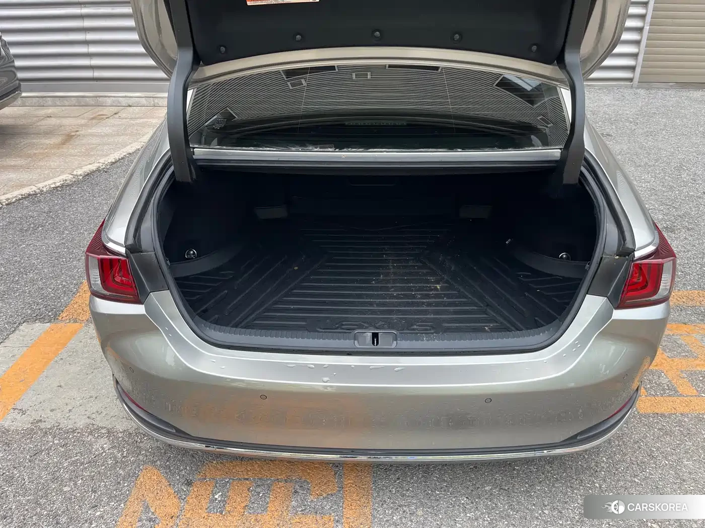 Lexus ES id 4649249 из Китая 10