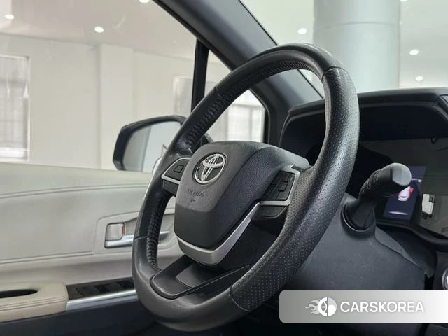 Toyota Saina id 4314770 из Китая 10