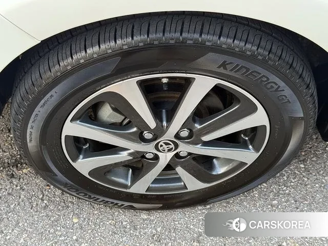 Toyota Prius C id 3000409 из Кореи 10